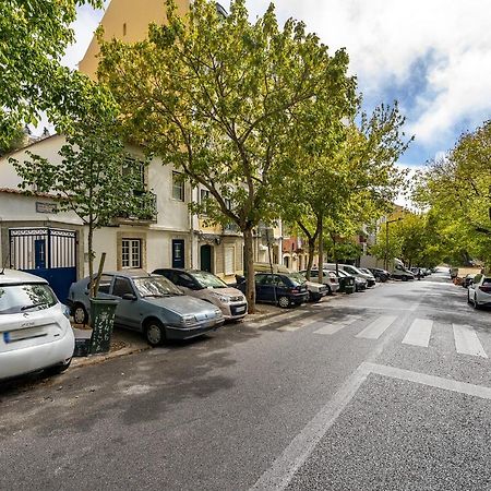 Whome Urban Escape: 1-Br W/Mezzanine Near Campo Ourique Lisbon Luaran gambar