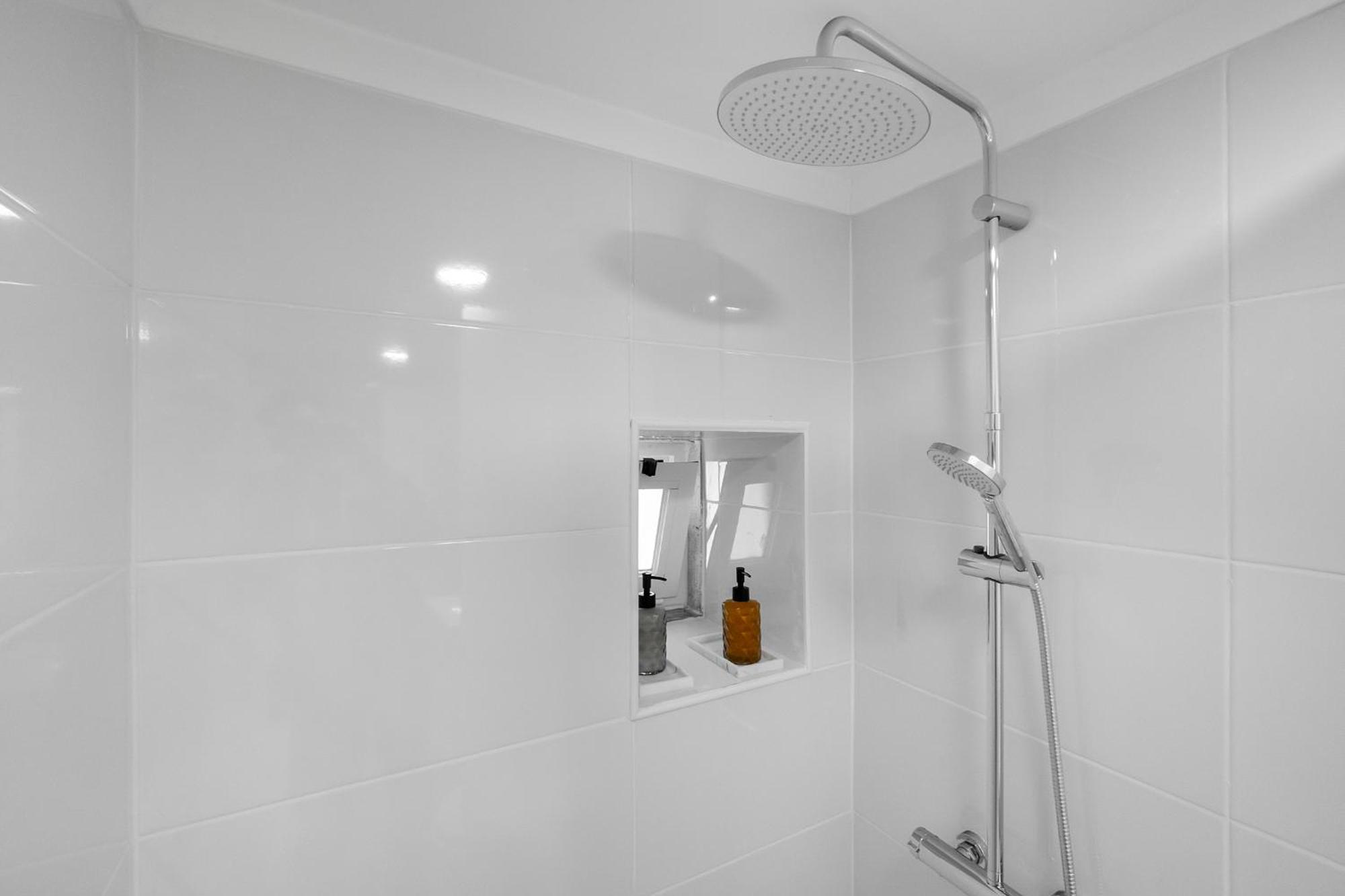 Whome Urban Escape: 1-Br W/Mezzanine Near Campo Ourique Lisbon Luaran gambar